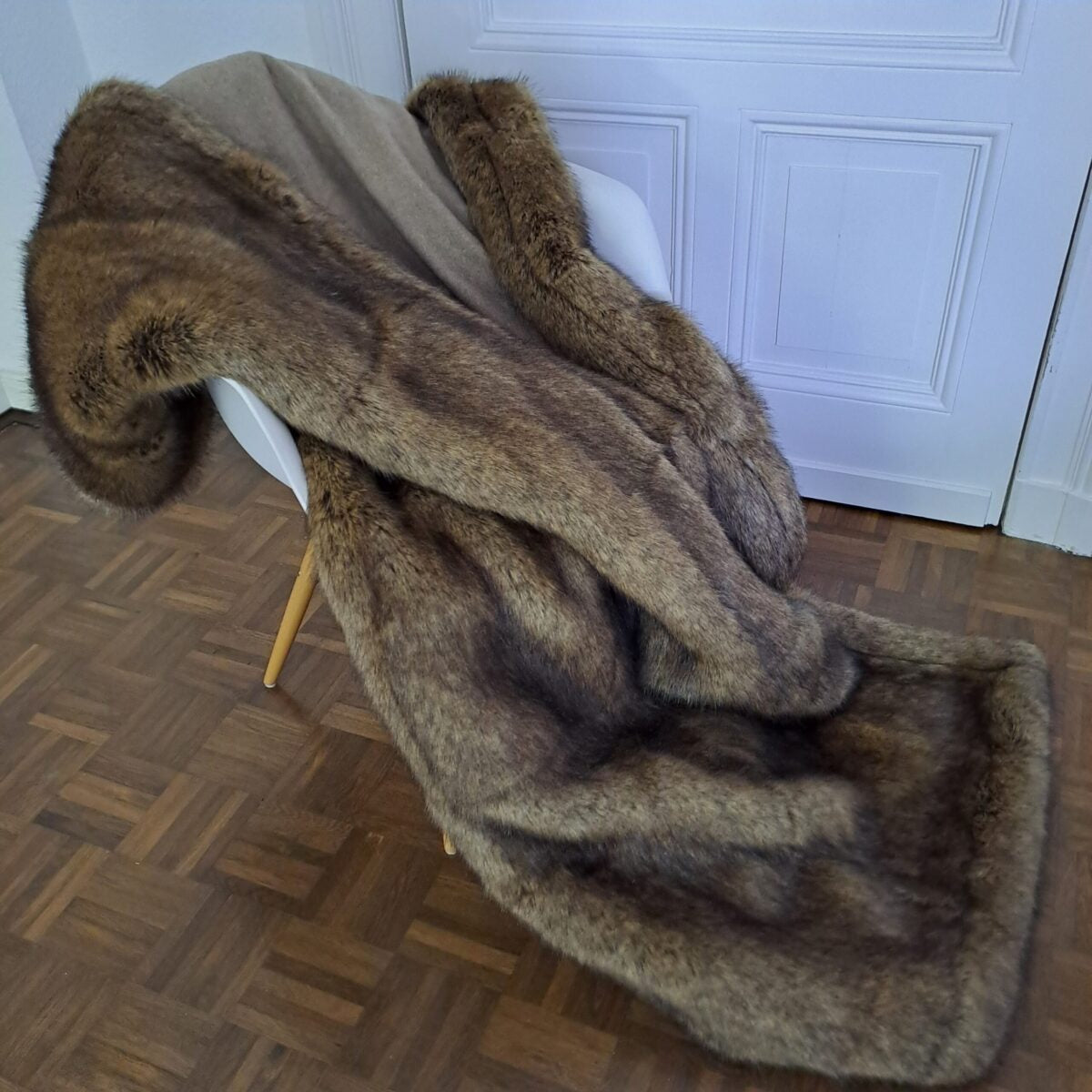 'Fancy Fox' Collection - Luxury Faux Fur Throw - Real Fox