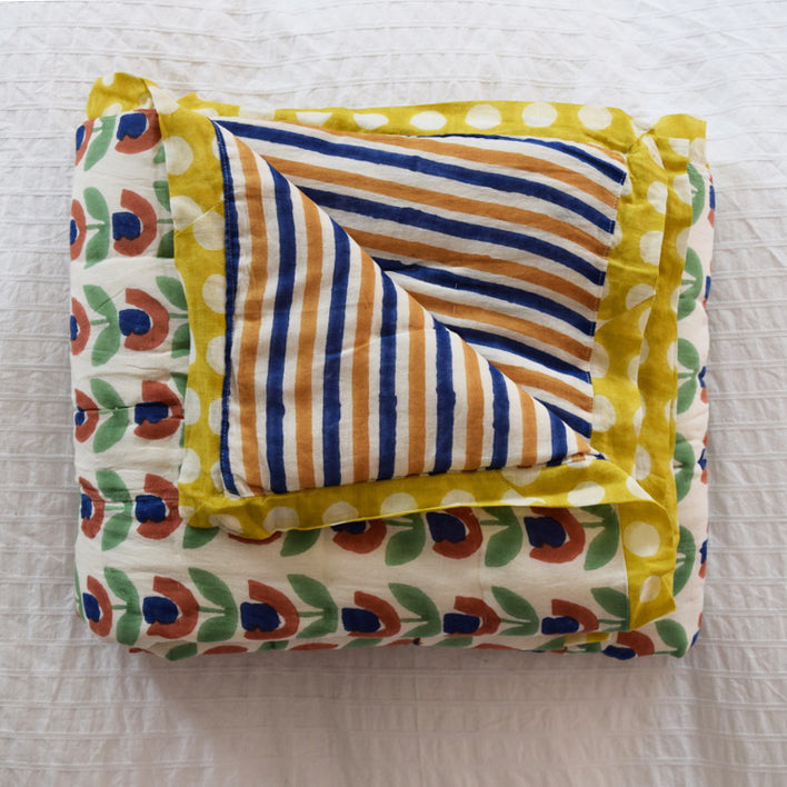 Cotton Quilt With Reverse Design - 130 x 170 cm - 60's Floral & Striped