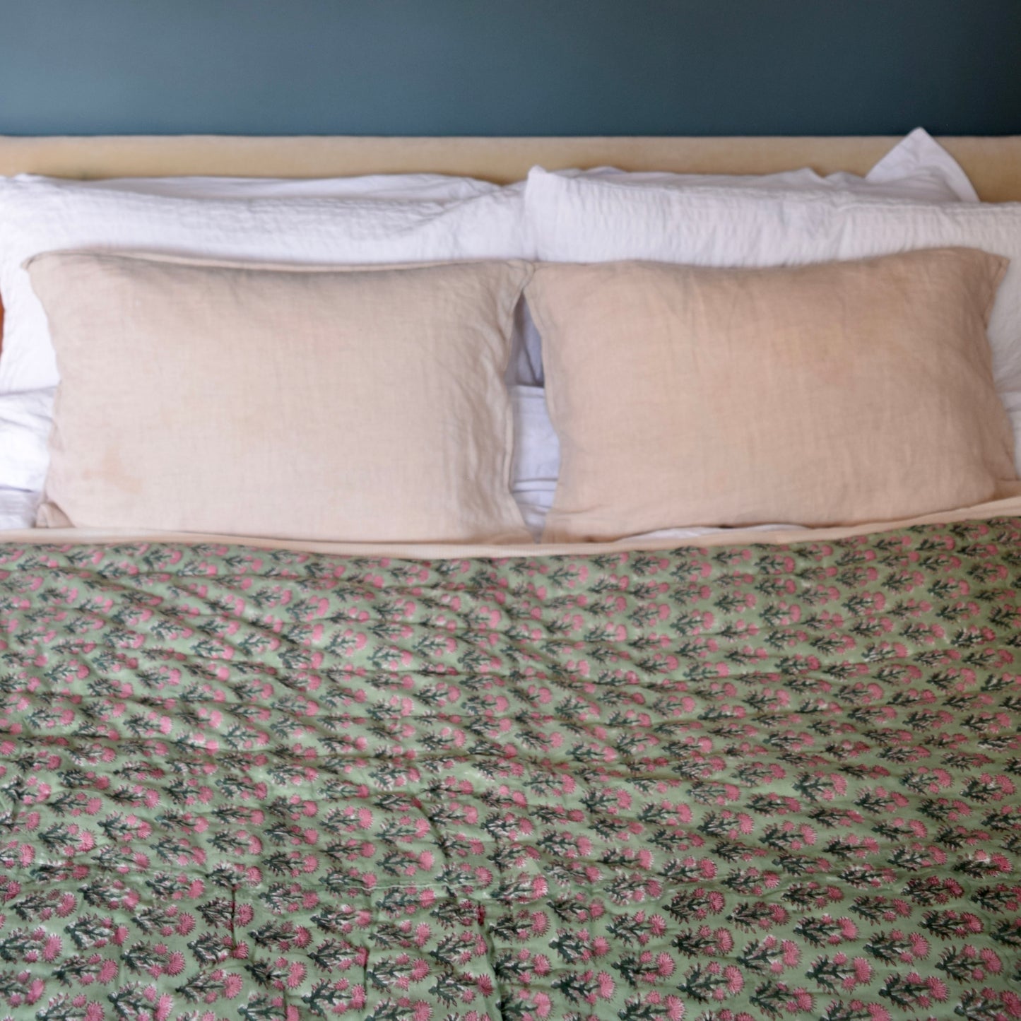 Cotton Quilt - 150 x 225 cm - Moss With Pink Flower